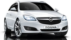 Замена тормозных колодок на Opel Vivaro осуществляется по следующей технологии: